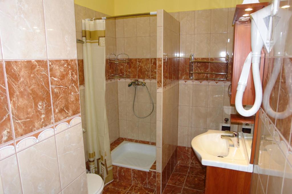 Holdlux Apartmanok Sarvar Room photo